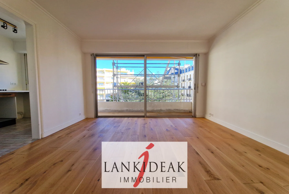 Studio à vendre dans le quartier Saint-Charles, Biarritz 