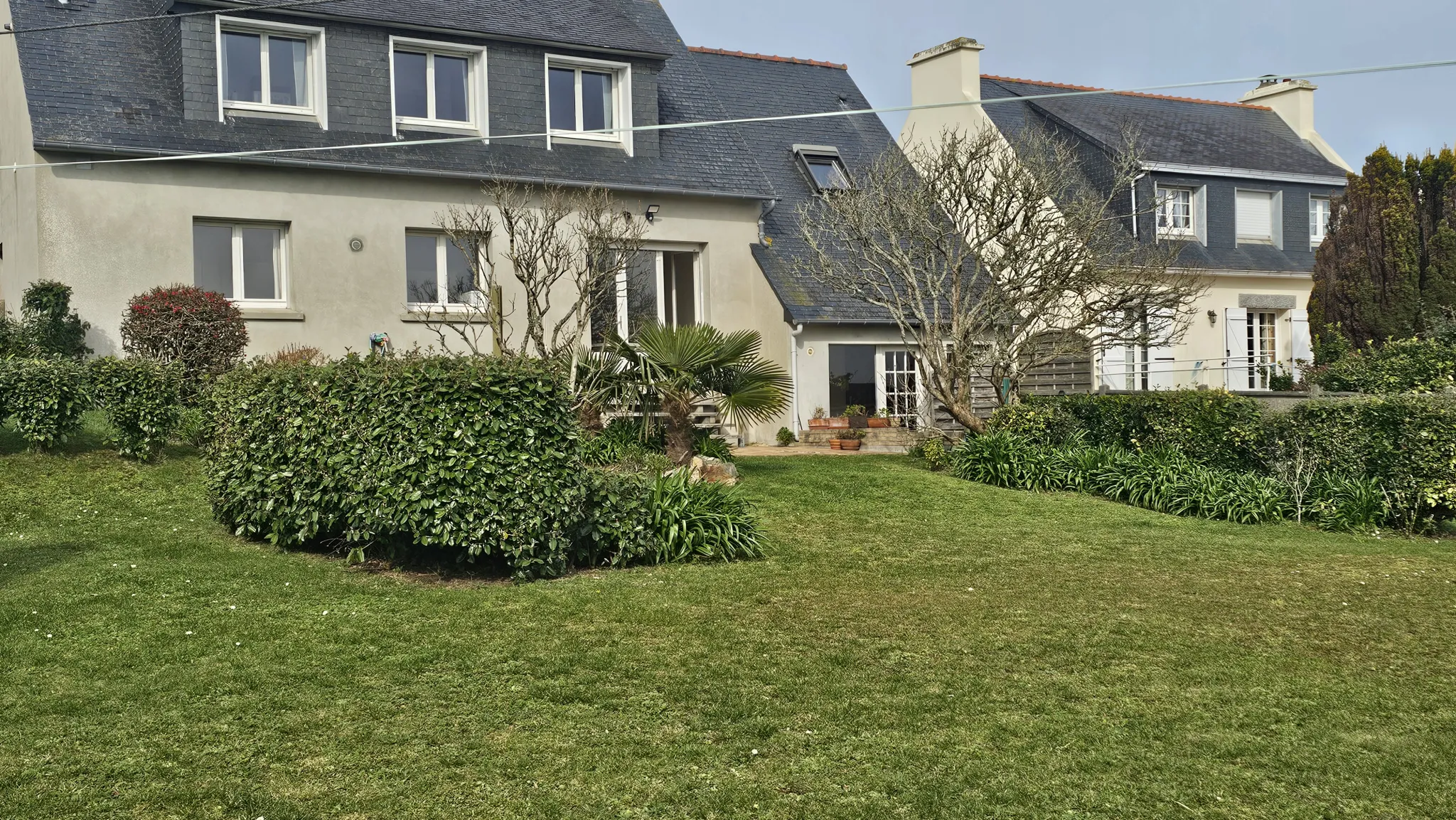 Maison proche plage et GR34 avec revenu locatif à Camaret sur mer 