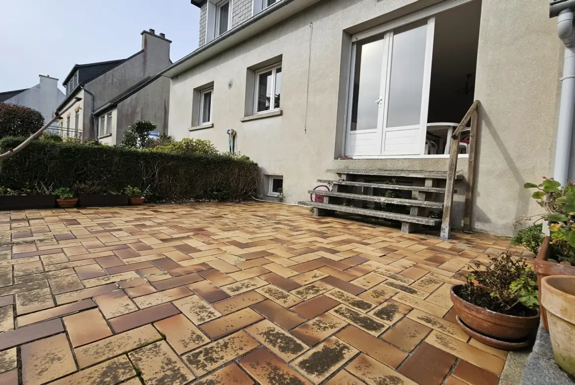 Maison proche plage et GR34 avec revenu locatif à Camaret sur mer 