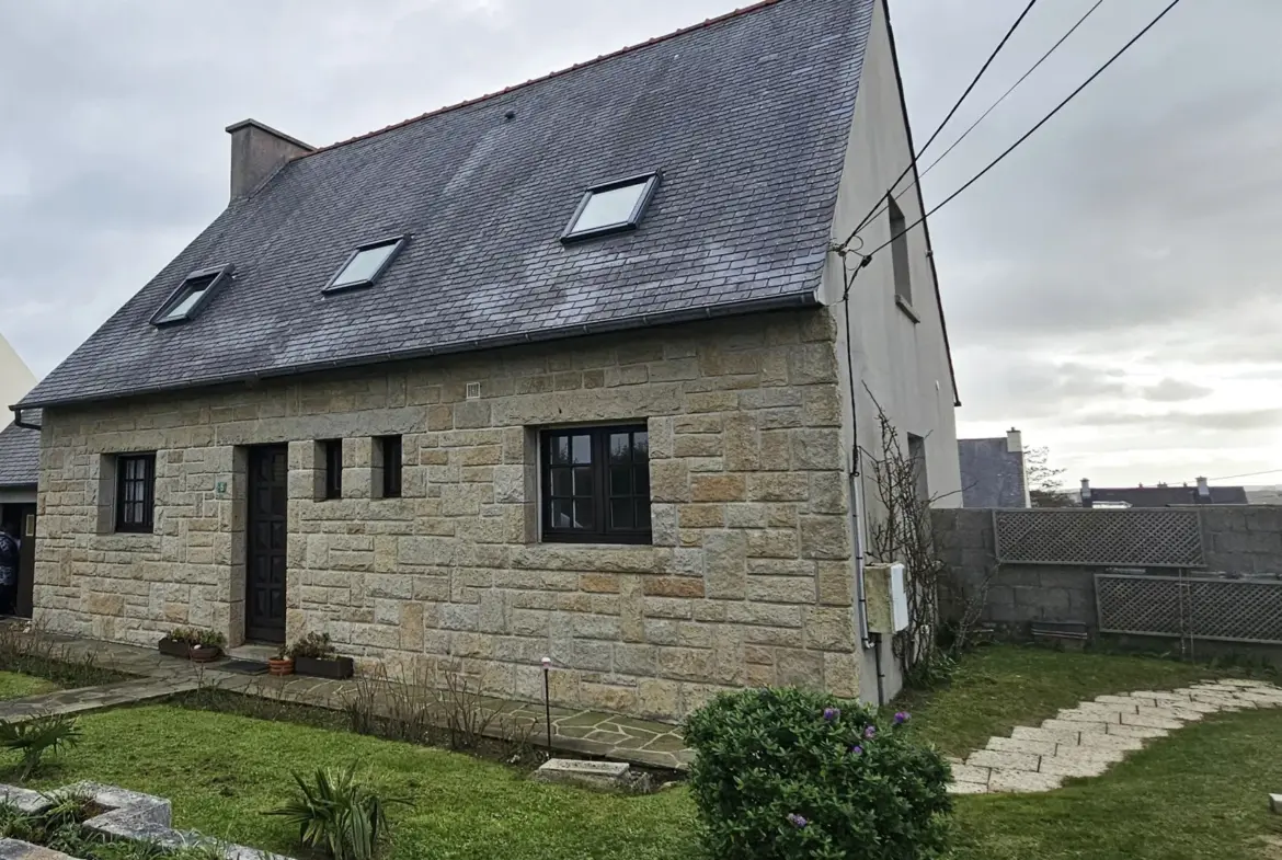 Maison proche plage et GR34 avec revenu locatif à Camaret sur mer 