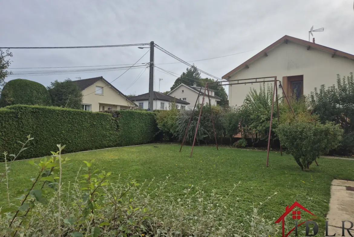 Pavillon à rénover de 90 m² avec jardin à Bettancourt la Ferrée 