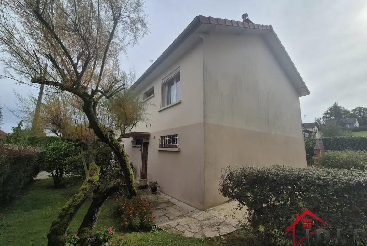 Pavillon à rénover de 90 m² avec jardin à Bettancourt la Ferrée 