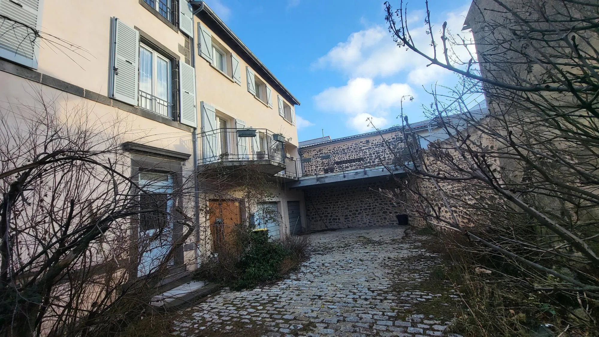 Maison en pierres de caractère - Le Crest, 255 m2 