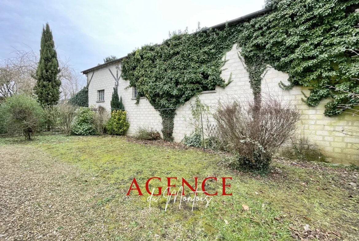 Pavillon traditionnel à Bray-sur-Seine avec jardin clos de 303 m2 