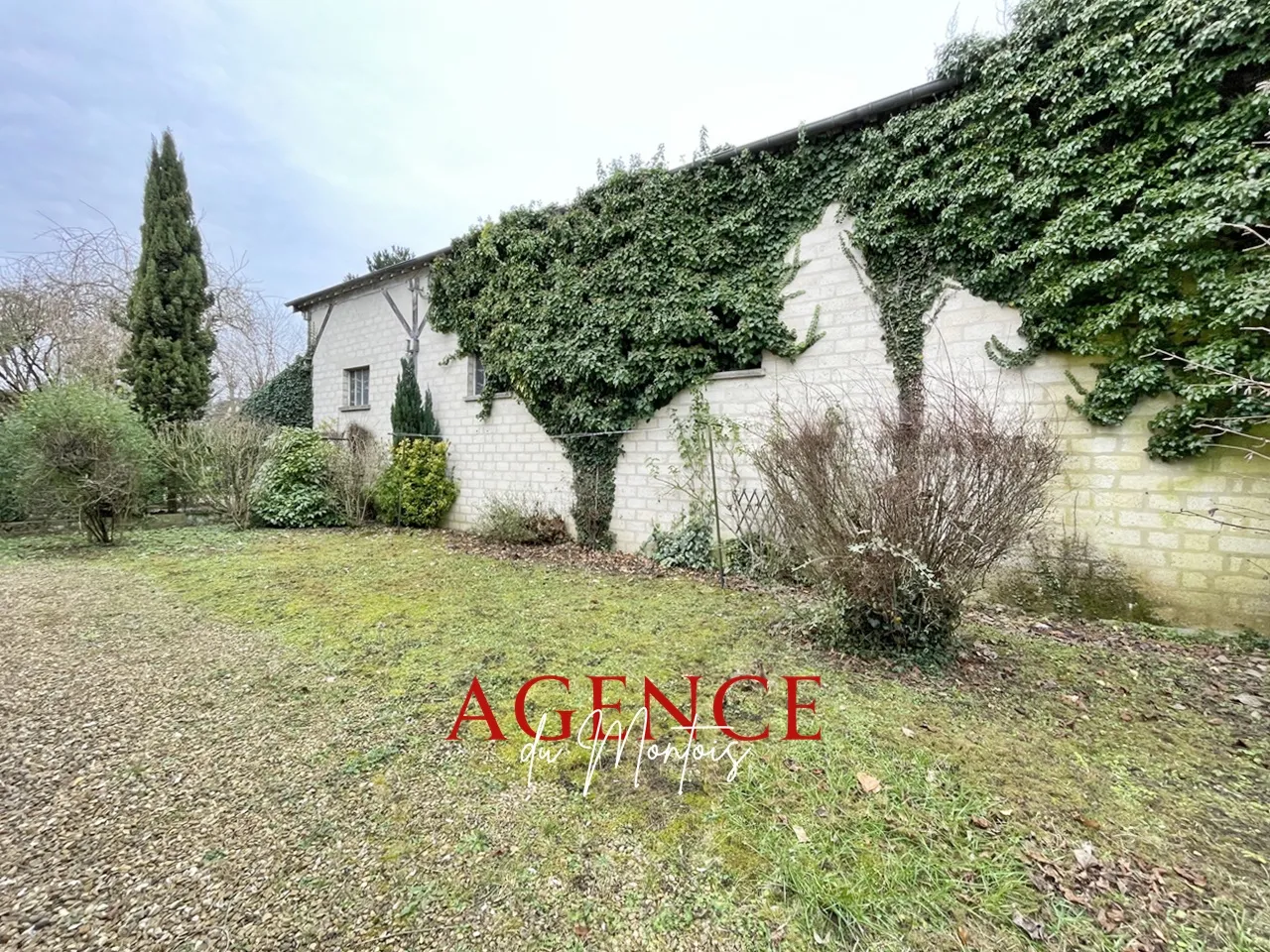 Pavillon traditionnel à Bray-sur-Seine avec jardin clos de 303 m2 