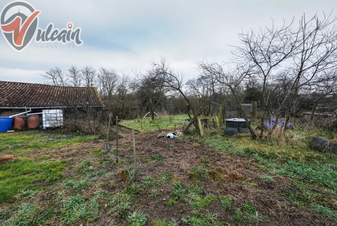 Maison de ville sur 1150 m² de terrain à Maringues 