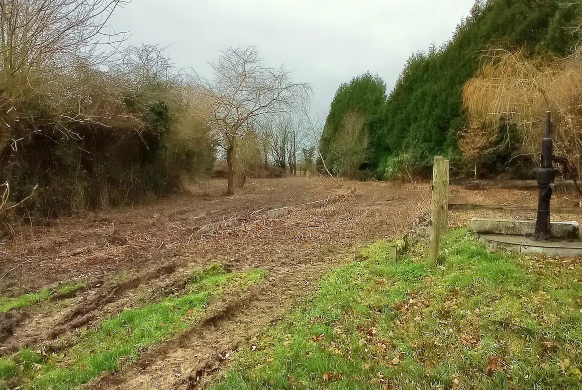 Terrain à bâtir de 1845 m² à Familly - 15 500 EUR 