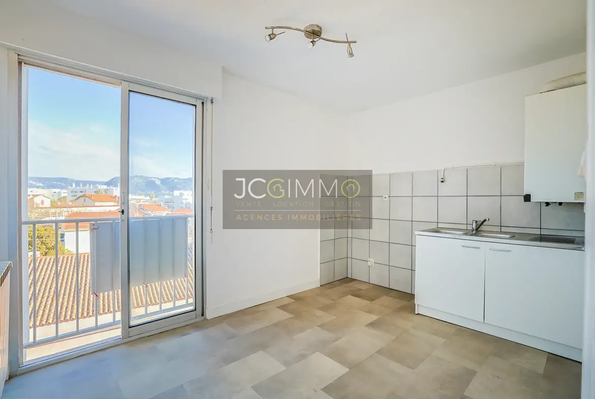 À vendre : Appartement T3 lumineux avec terrasse et garage à La Seyne-sur-Mer 