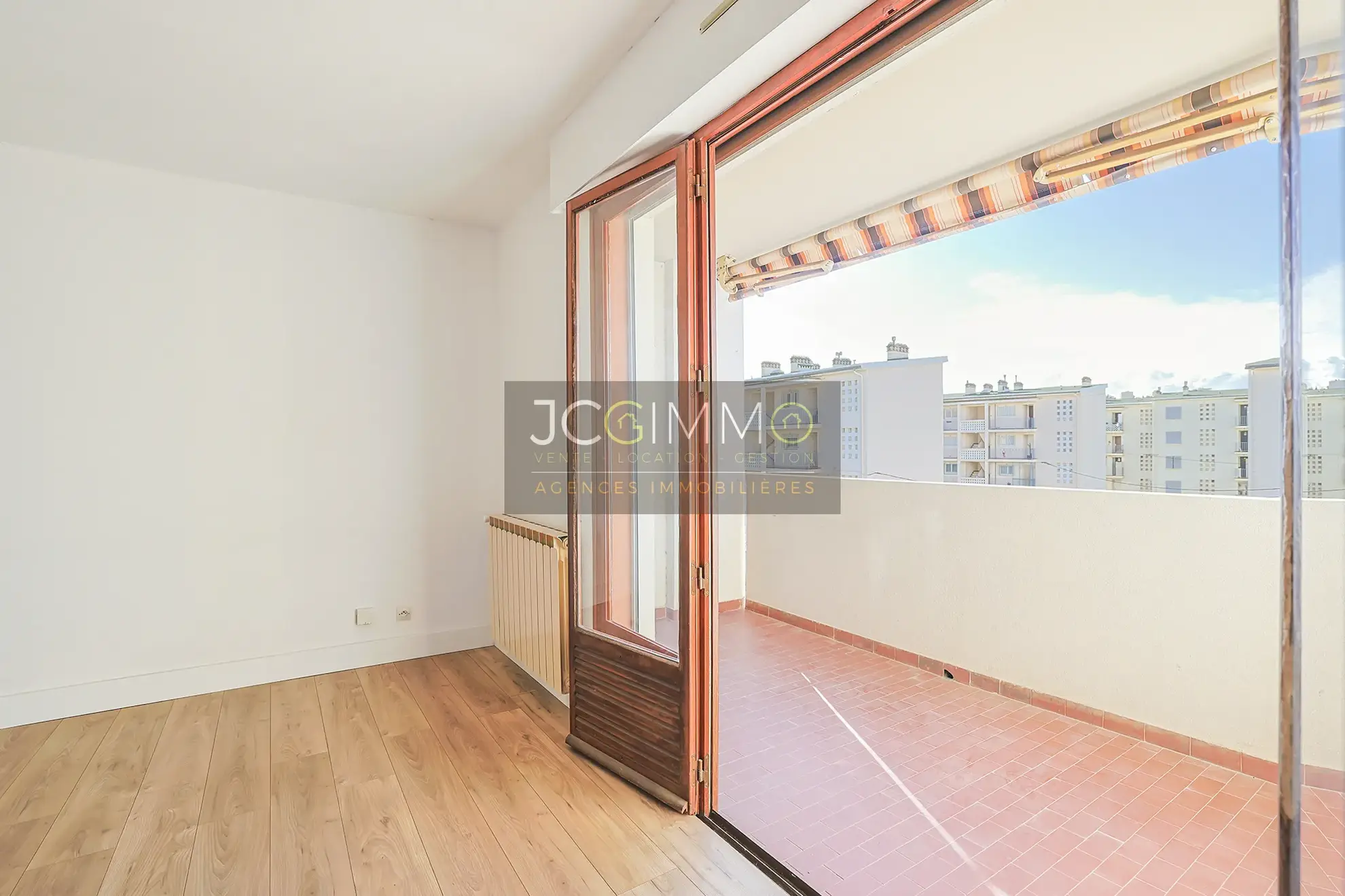 À vendre : Appartement T3 lumineux avec terrasse et garage à La Seyne-sur-Mer 