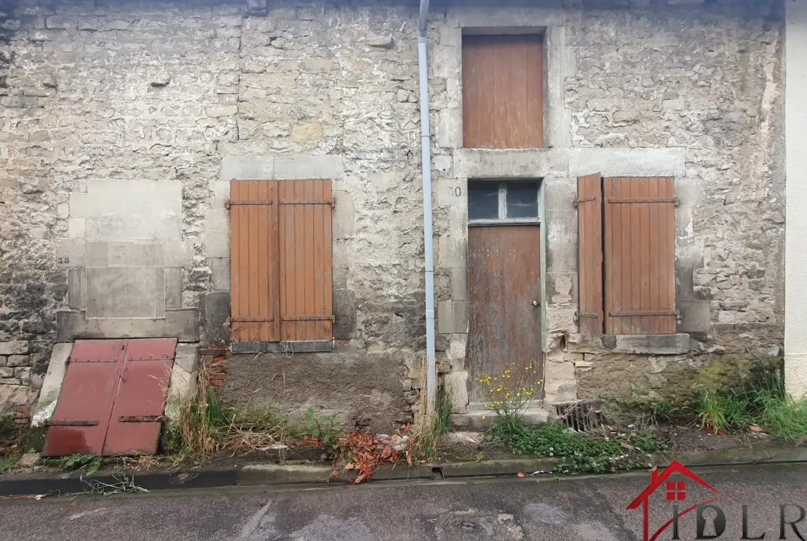 Investissement : Deux maisons mitoyennes à restaurer près de Saint-Dizier 