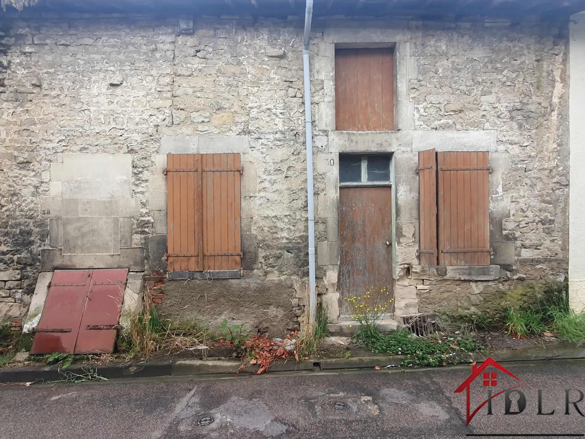 Investissement : Deux maisons mitoyennes à restaurer près de Saint-Dizier 