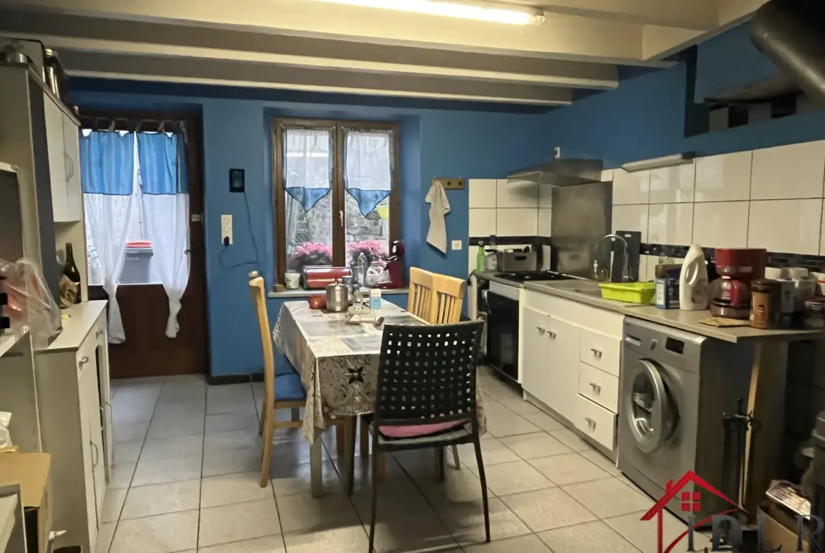 Maison à Vendre à Bourbonne-les-Bains - 159 m² 