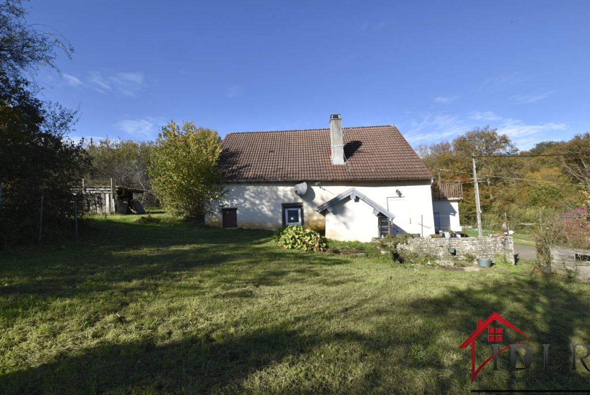 Maison de village à rénover à Fontaine les Clerval - 129 000 € 