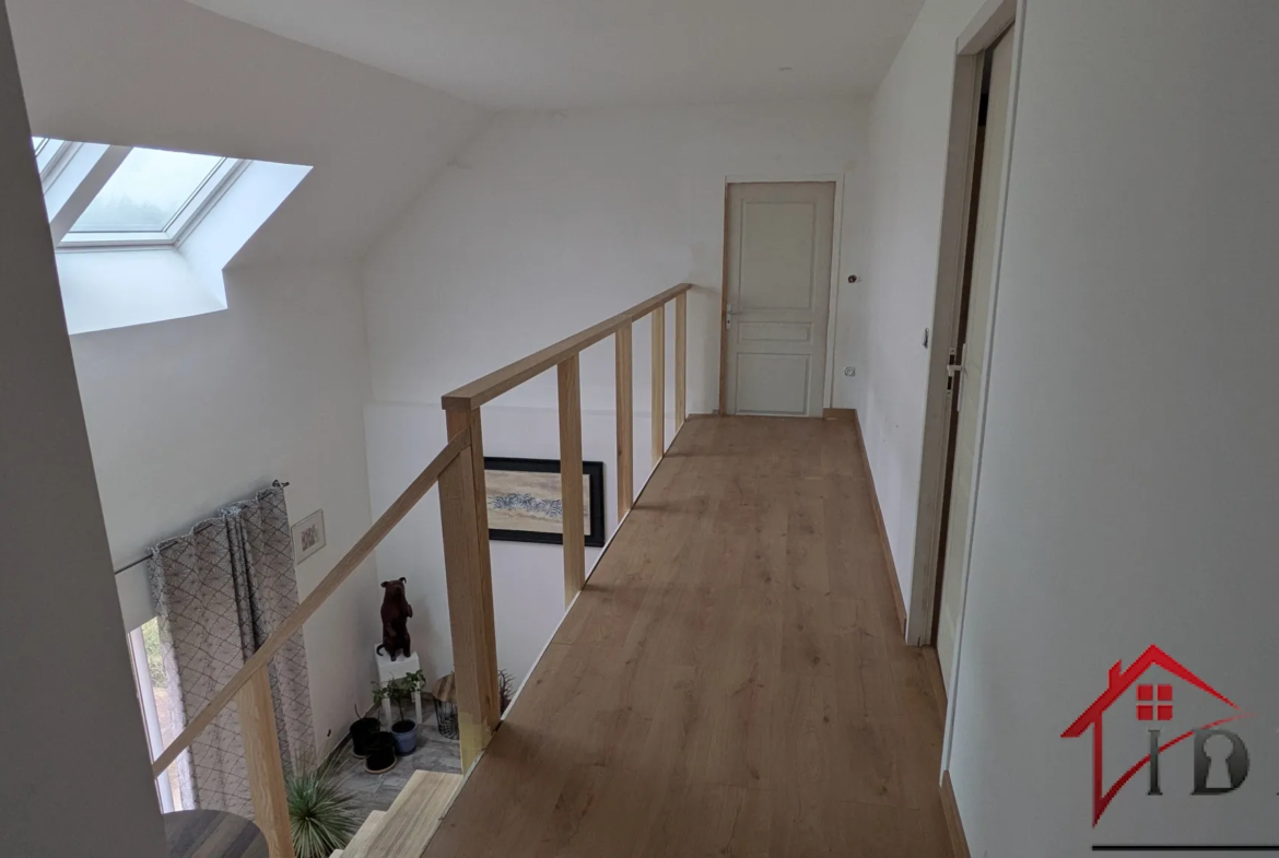 Maison rénovée 145 m² avec terrain spacieux à Francheville 