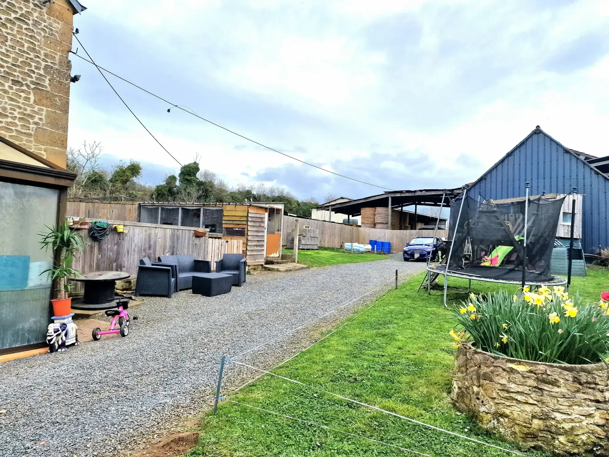 Maison rénovée à Saint-Pierre-en-Auge avec jardin et garage 