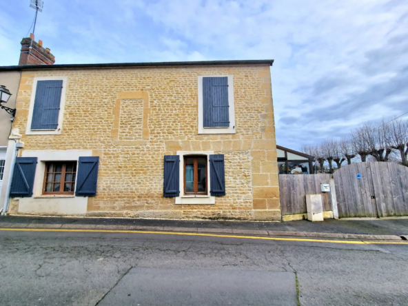 Maison rénovée à Saint-Pierre-en-Auge avec jardin et garage