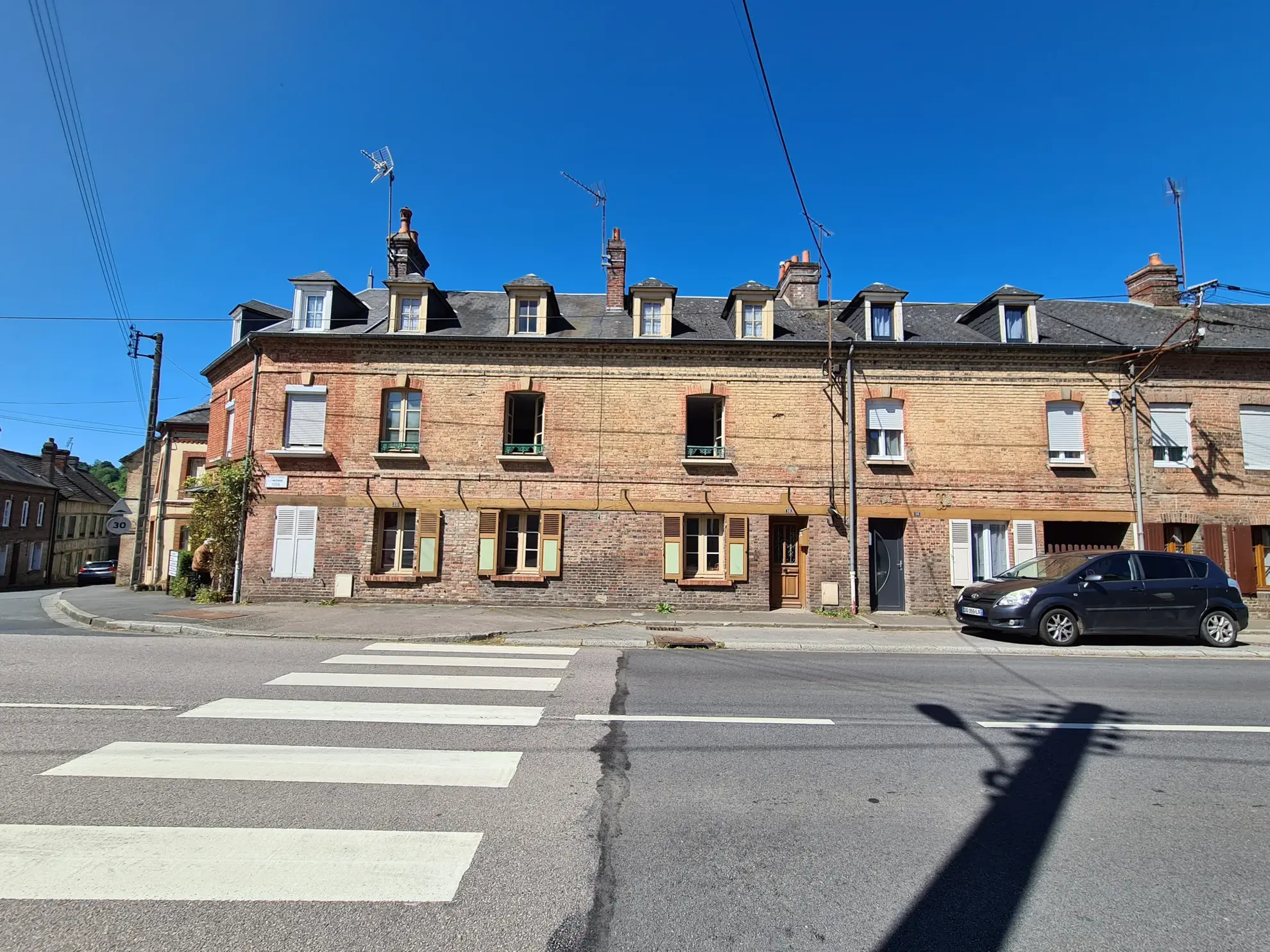 Maison rénovée à vendre à Vimoutiers, 3 chambres, proche des commodités 