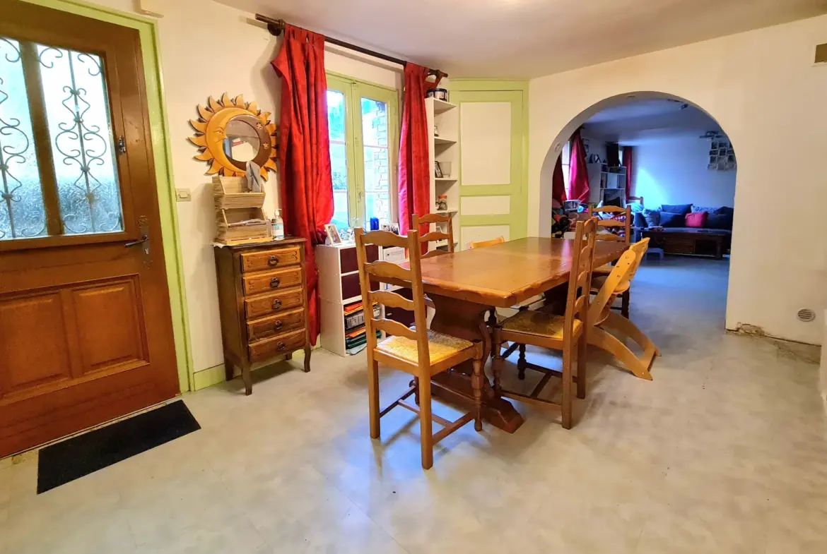 Maison rénovée à vendre à Vimoutiers, 3 chambres, proche des commodités 