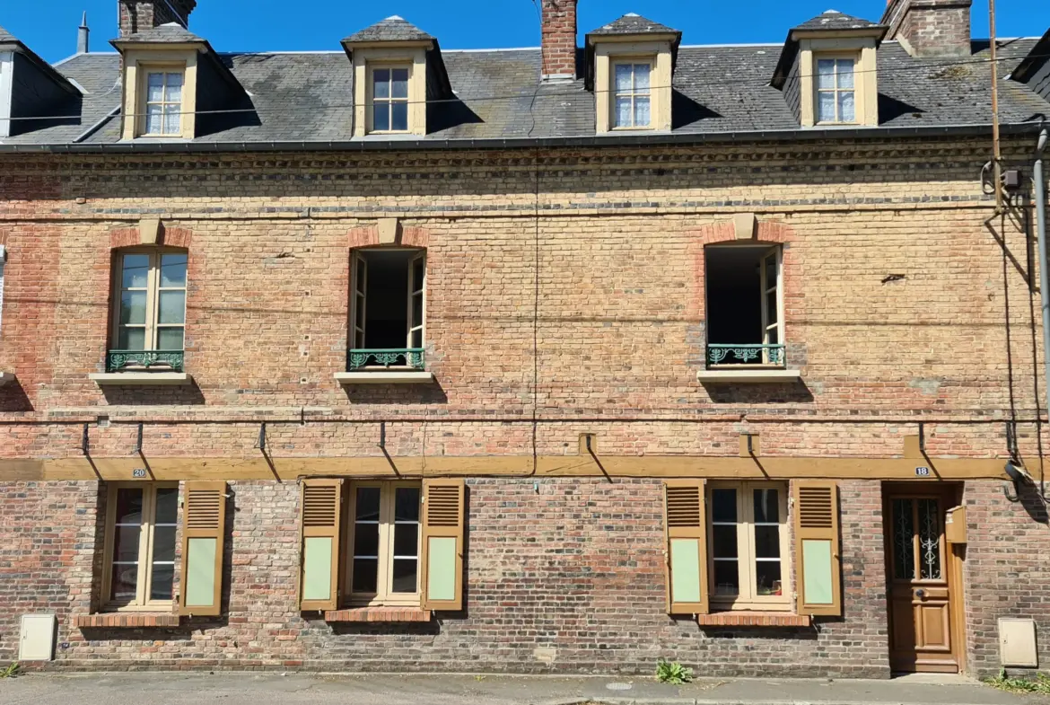 Maison rénovée à vendre à Vimoutiers, 3 chambres, proche des commodités 