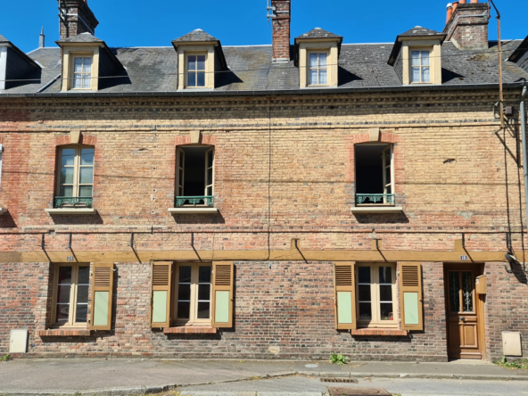 Maison rénovée à vendre à Vimoutiers, 3 chambres, proche des commodités