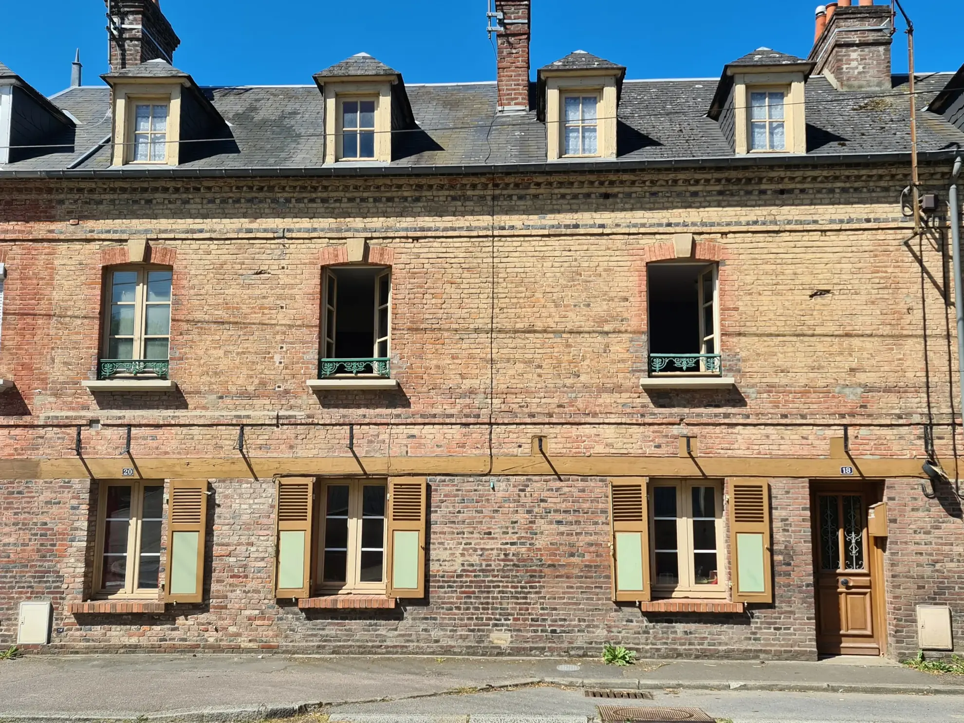 Maison rénovée à vendre à Vimoutiers, 3 chambres, proche des commodités 