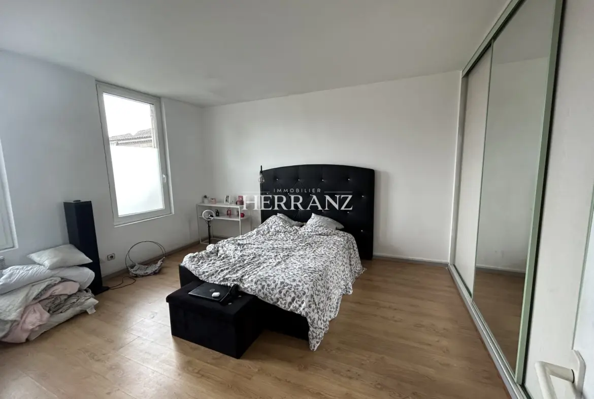 Appartement spacieux à vendre à Saint-Denis de Pile - 120 m² 