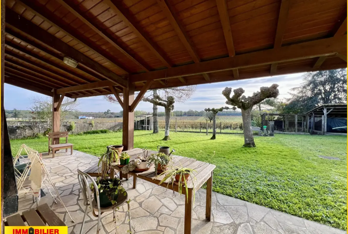 Maison en pierre à Illats avec vue sur les vignes - 4 chambres 