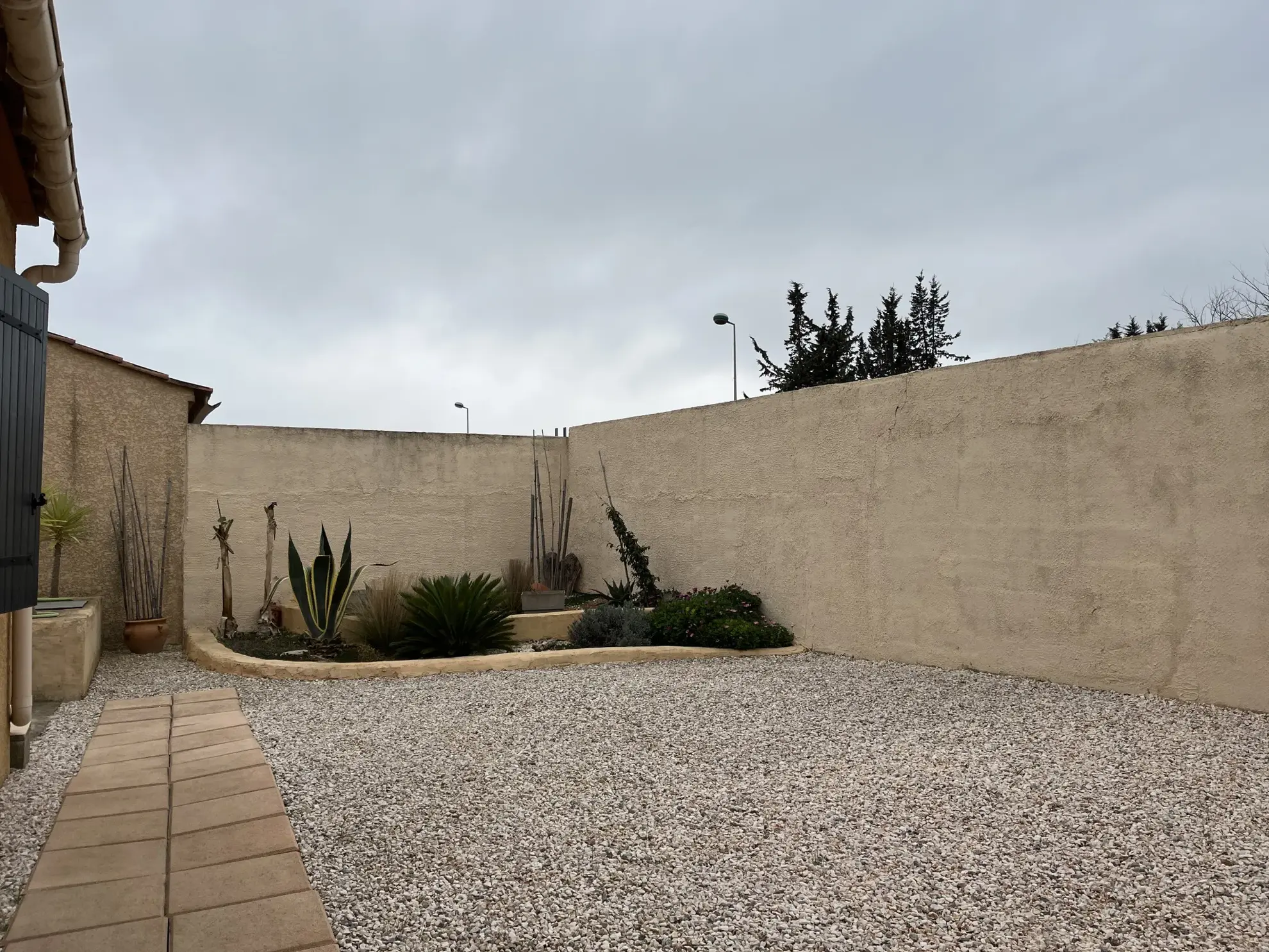 Coquette villa 4 faces avec piscine à Lezignan-Corbieres 