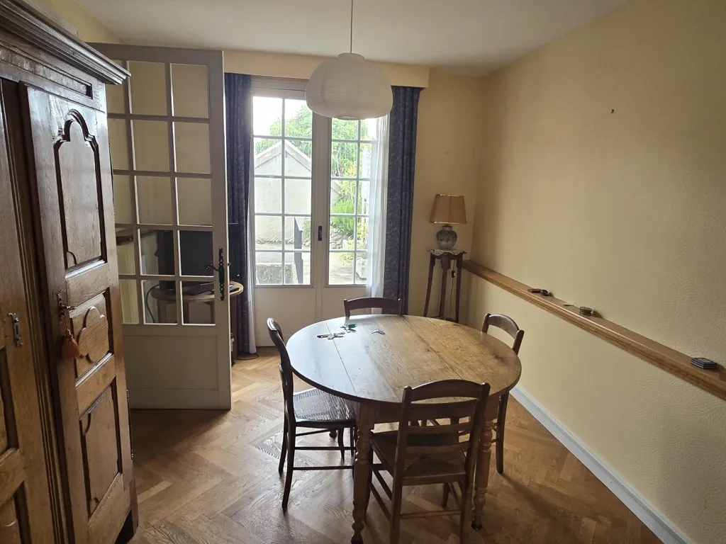 À vendre : Propriété rare avec deux maisons et dépendances à Paray le Monial 