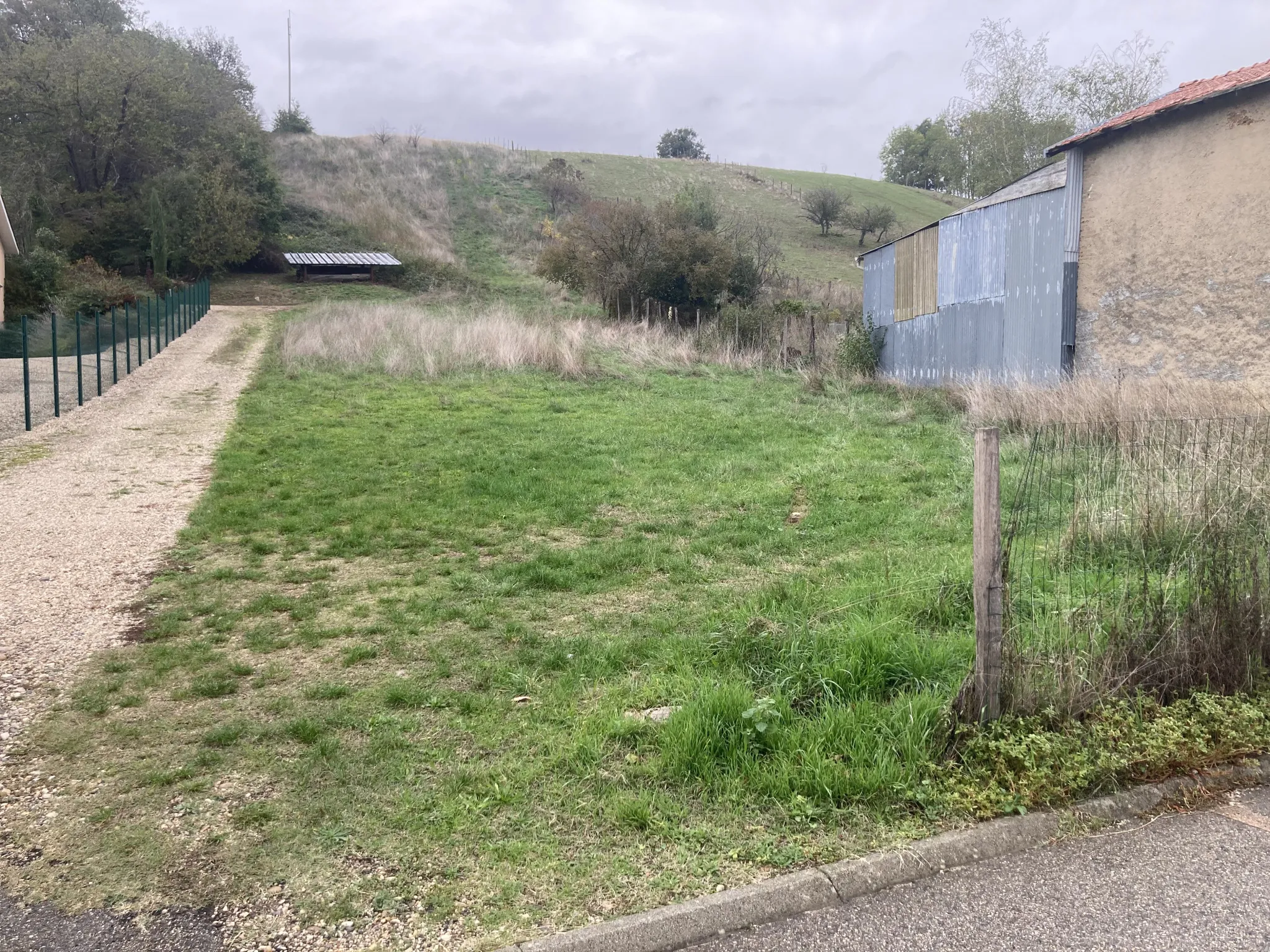 Terrain Constructible de 730 m² à Bourg Saint Christophe 