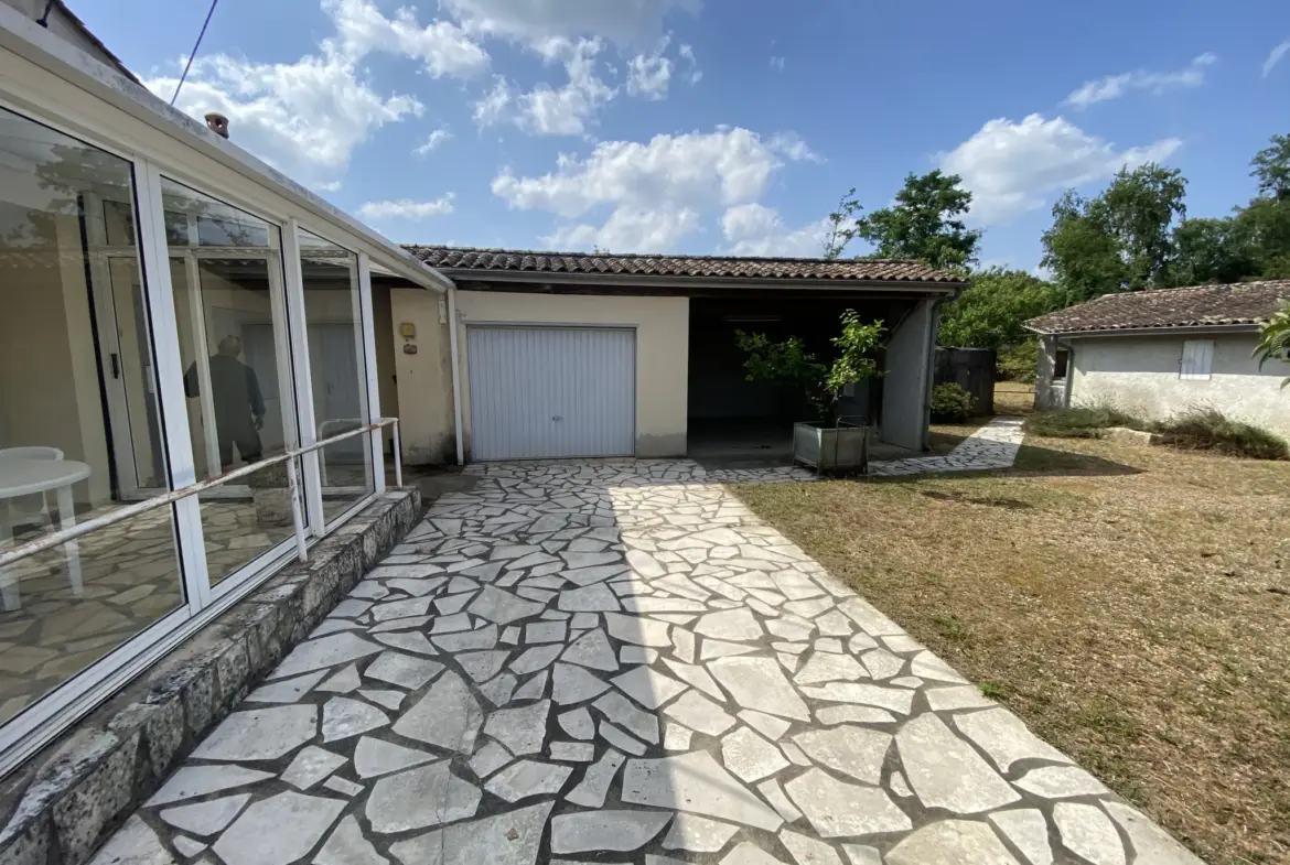 Maison Pujols sur Ciron 200m² avec jardin de 5000m² à rénover 