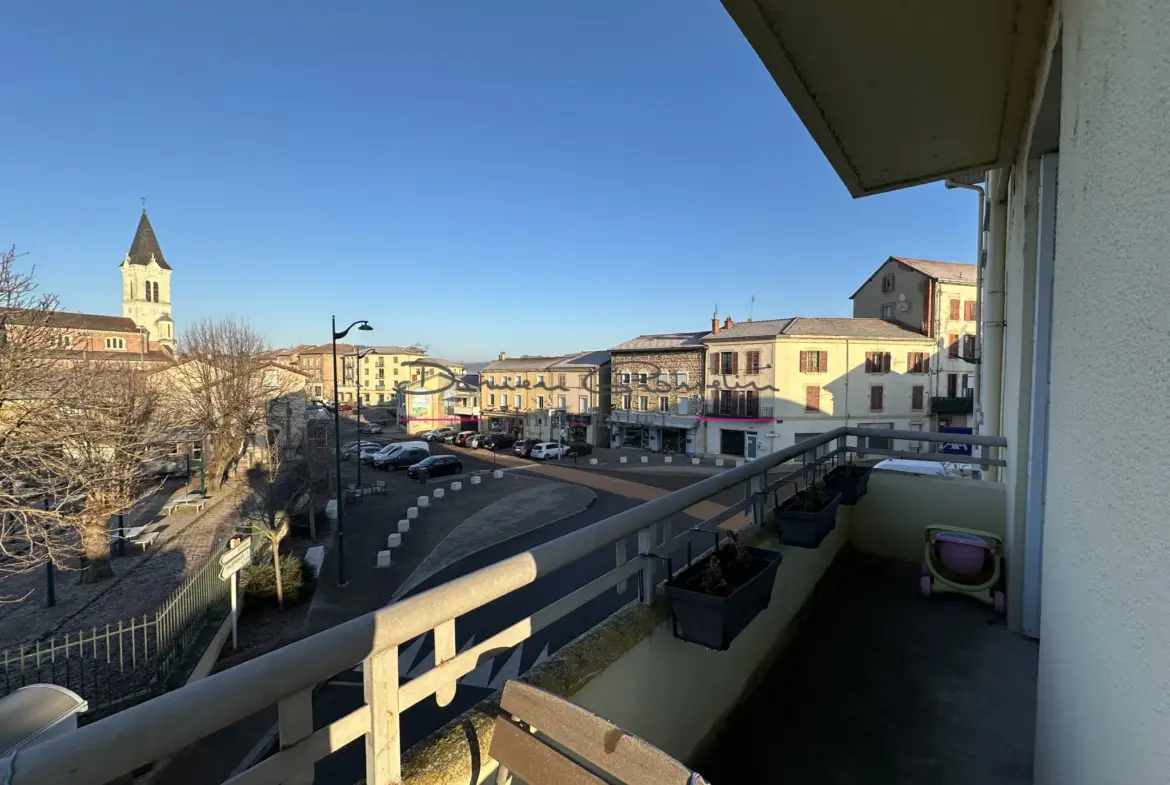 Appartement 3 pièces avec balcon, garage et cave à Bourg de Thizy 