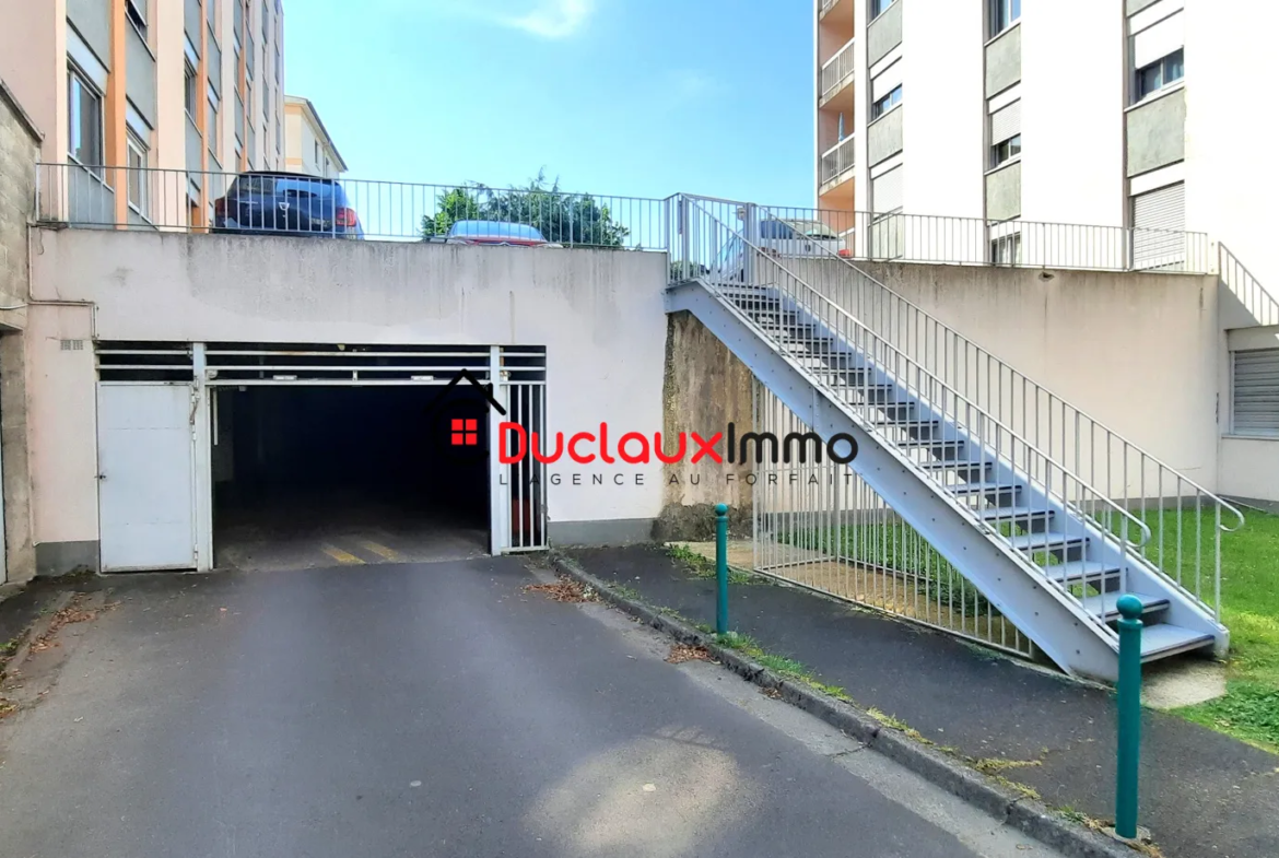 Appartement de 98 m² avec balcon, cave et parking à Aurillac 