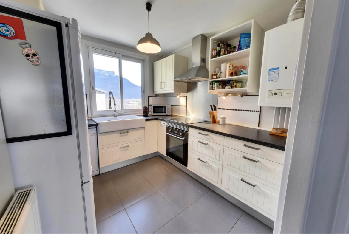 Vente appartement T5 avec balcon et vue sur montagnes à Saint Égrève 