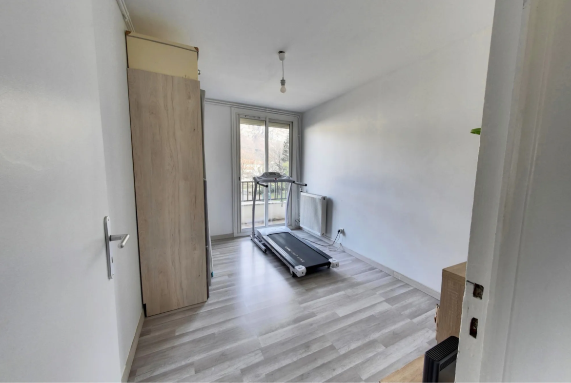 Vente appartement T5 avec balcon et vue sur montagnes à Saint Égrève 