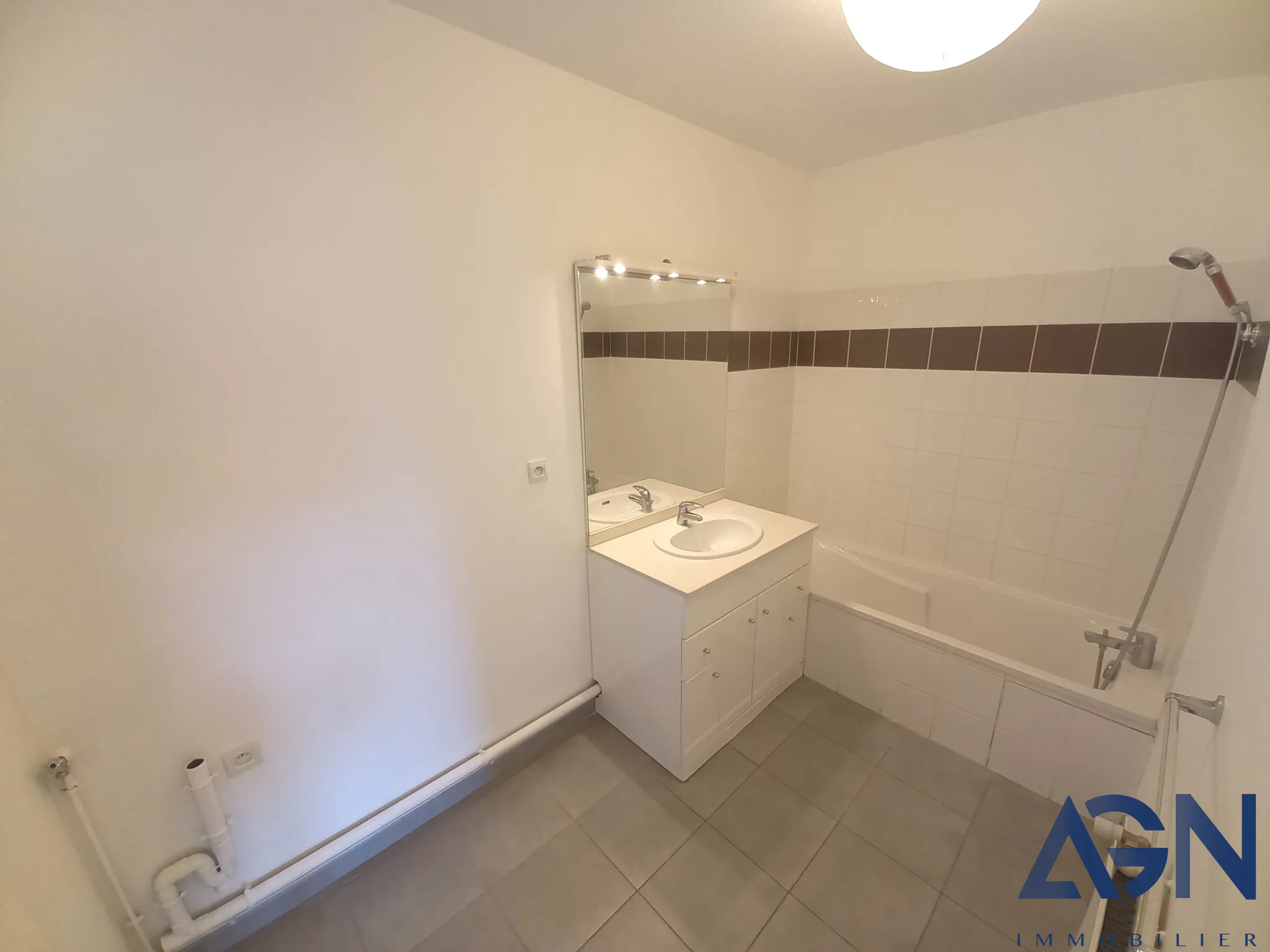 À vendre : Appartement T1 de 33,27 m² avec garage quartier Pas du Loup Montpellier 