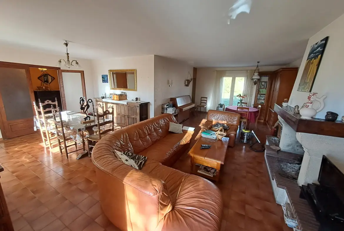 Villa provençale à vendre à Pujols - 180m² sur 1800m² 