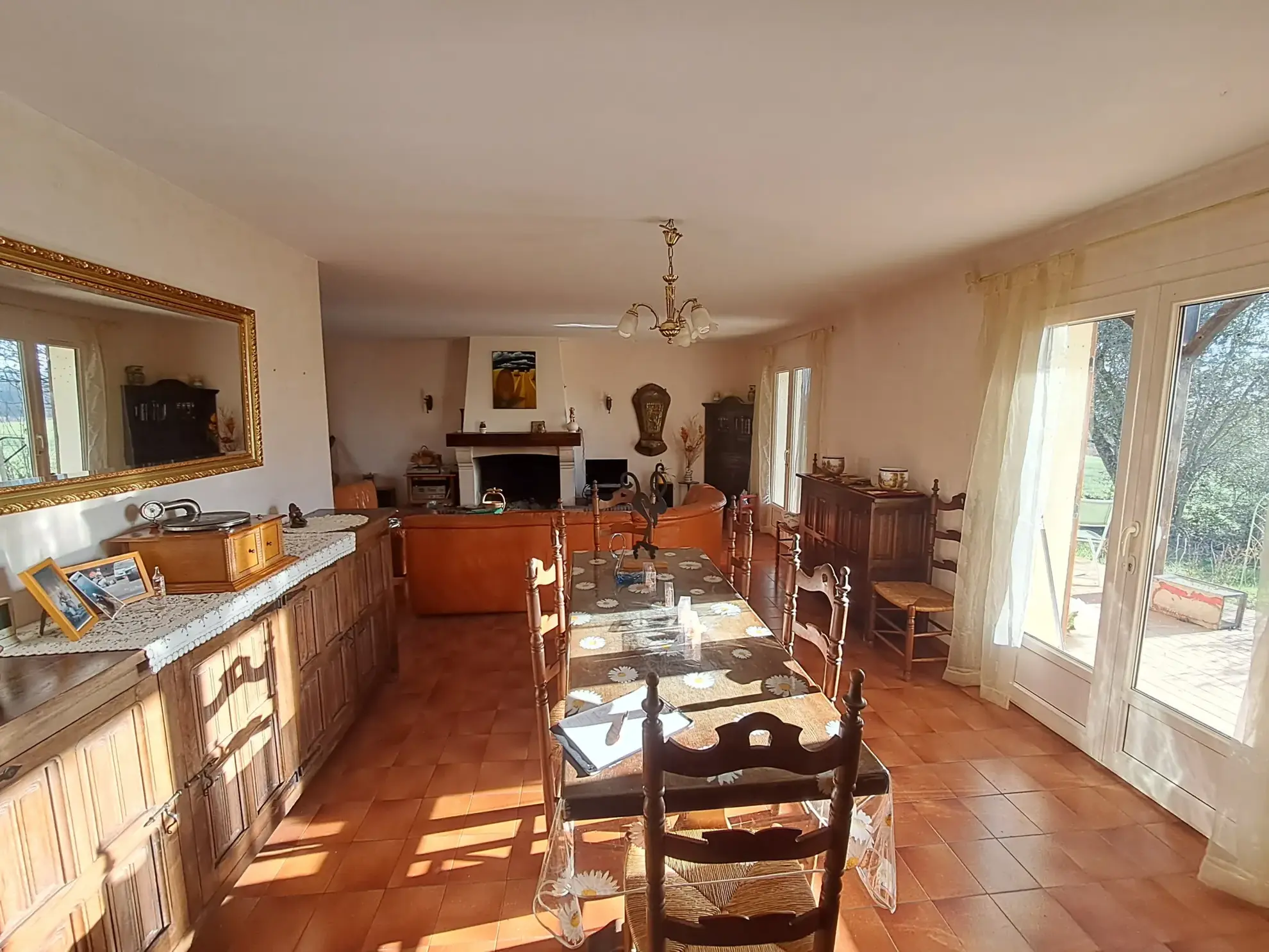 Villa provençale à vendre à Pujols - 180m² sur 1800m² 