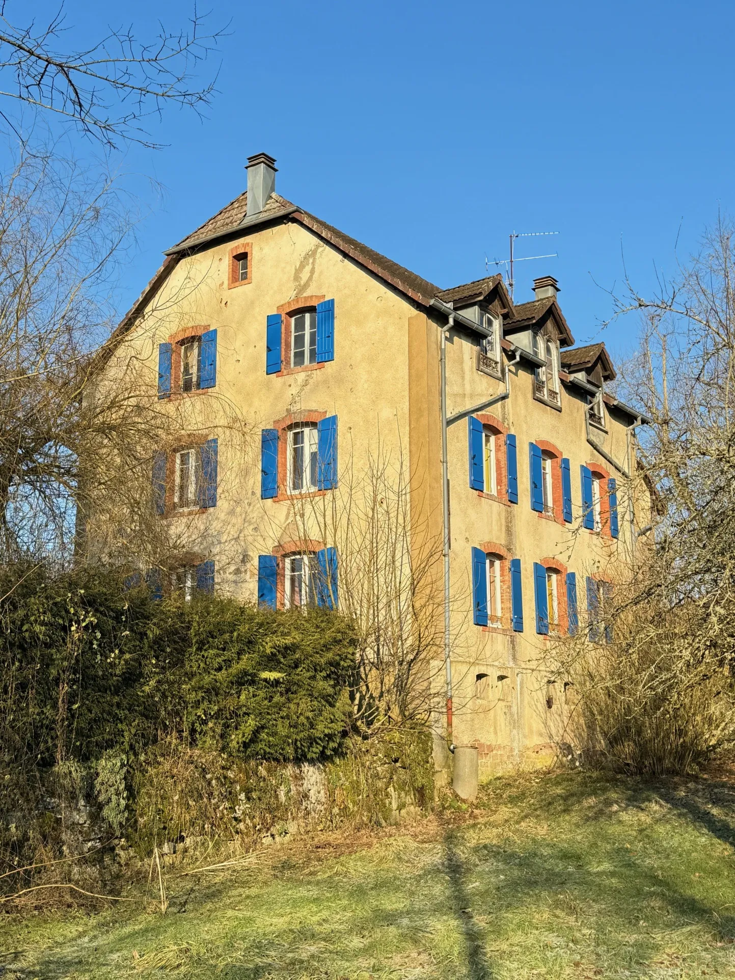 Ancien moulin à rénover à Montreux-Château 