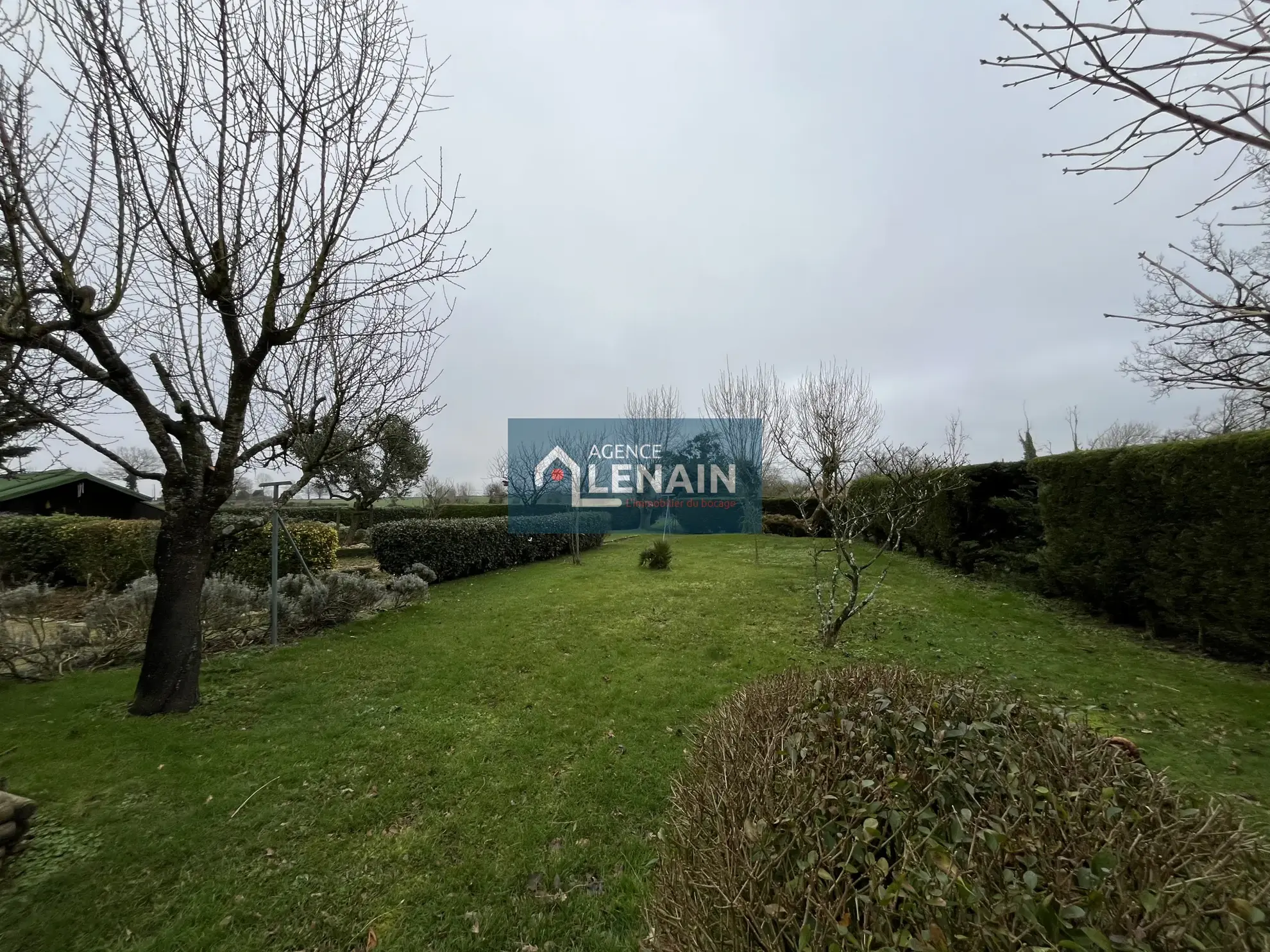 Maison sur sous-sol avec jardin à La Meilleraie Tillay 