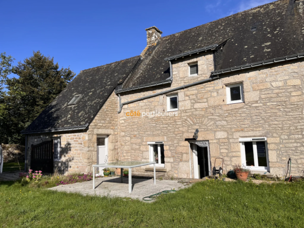 Maison en pierres rénovée à Guern, Bretagne