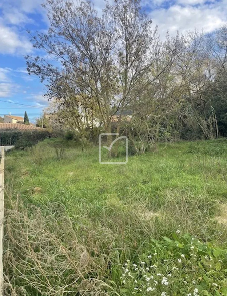 Terrain constructible à La Penne sur Huveaune, 550 m², 296 000 euros 