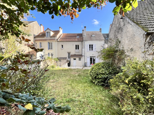 Maison de ville de caractère à Étampes - 175 m² avec jardin