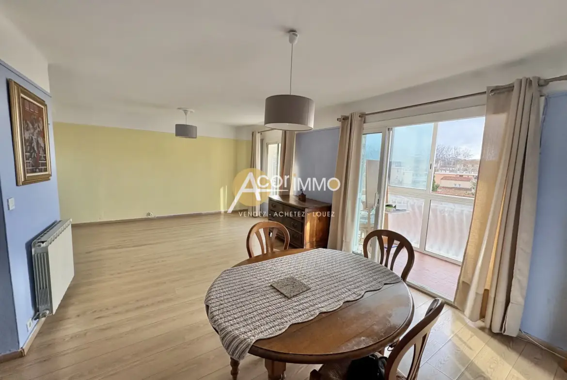 Appartement T3 à vendre à Six-Fours-Les-Plages avec balcon et parking 