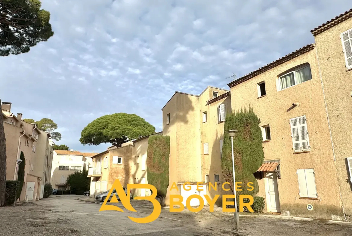 Studio à Hyères Le Port avec parking dans résidence sécurisée 