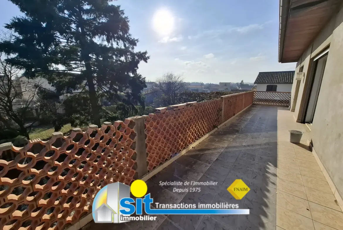 Maison traditionnelle à vendre à Saint-Clair-du-Rhône - 235000 EUR 