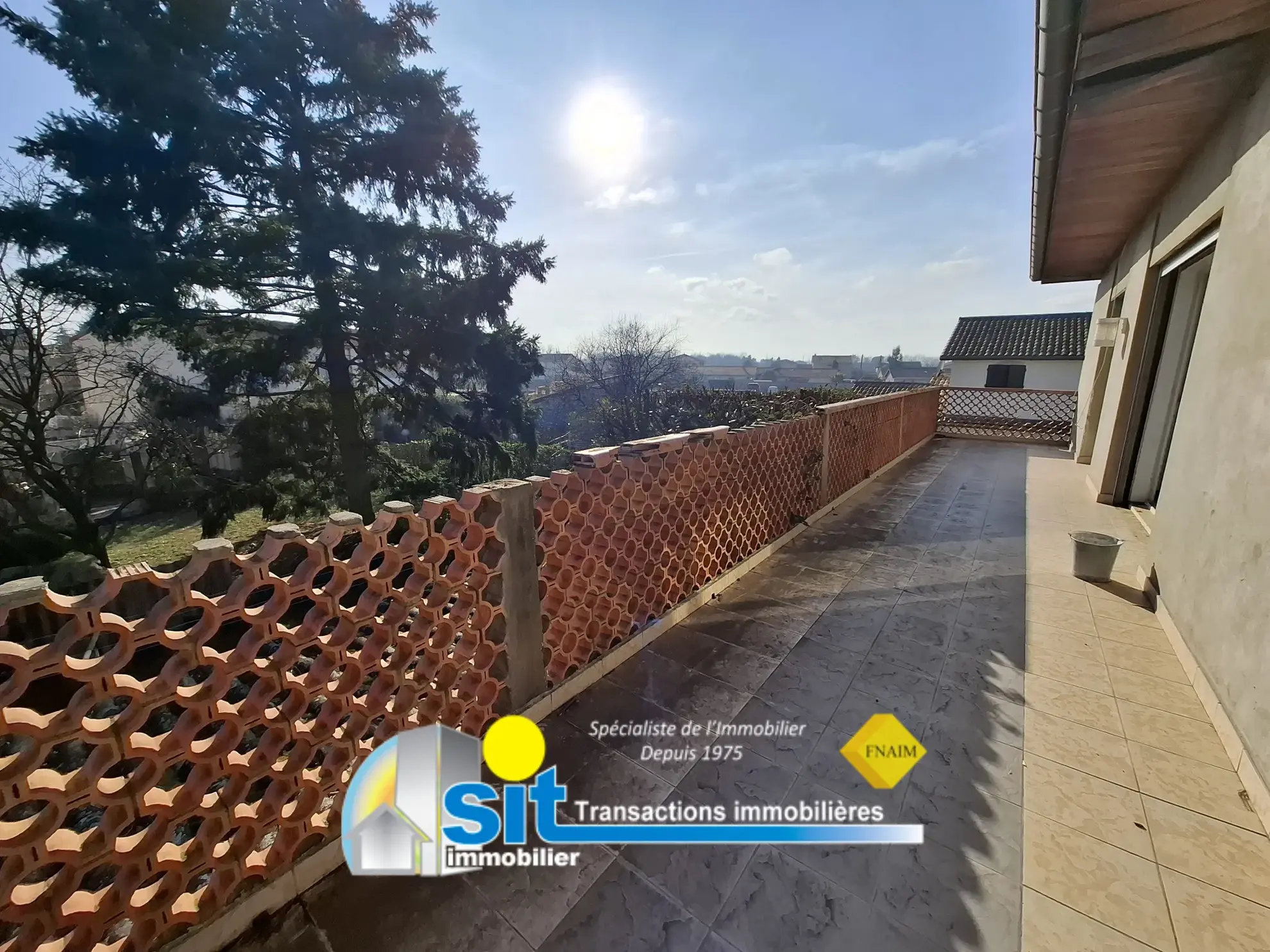 Maison traditionnelle à vendre à Saint-Clair-du-Rhône - 235000 EUR 