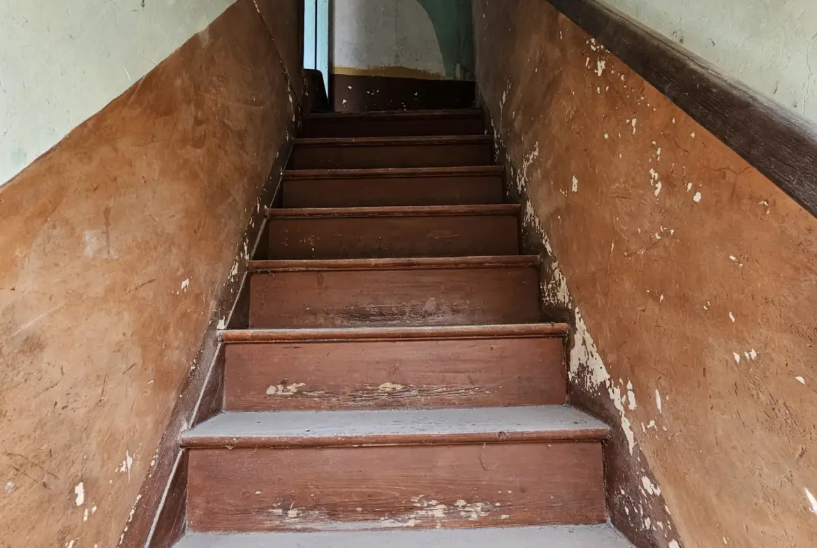 Maison à vendre à Gien avec jardin et travaux à prévoir 