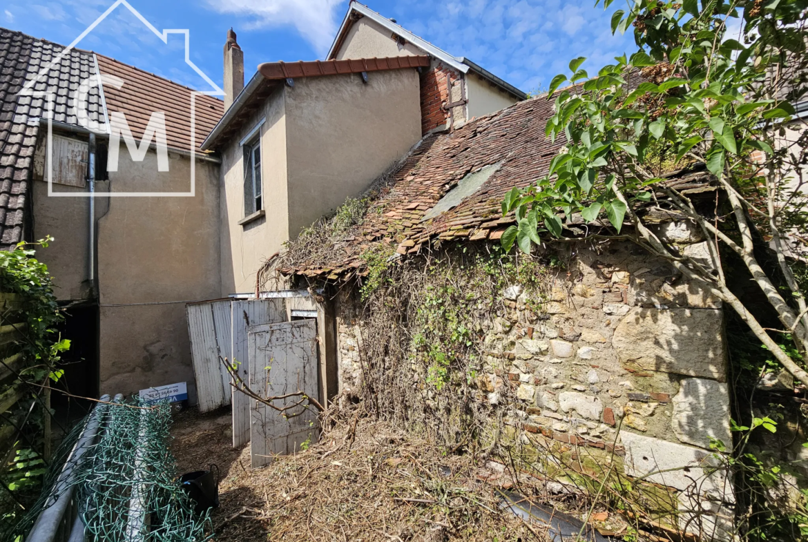 Maison à vendre à Gien avec jardin et travaux à prévoir 