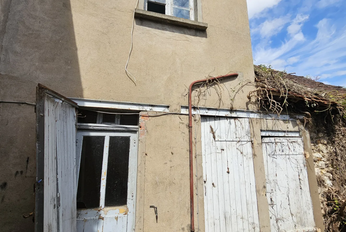 Maison à vendre à Gien avec jardin et travaux à prévoir 